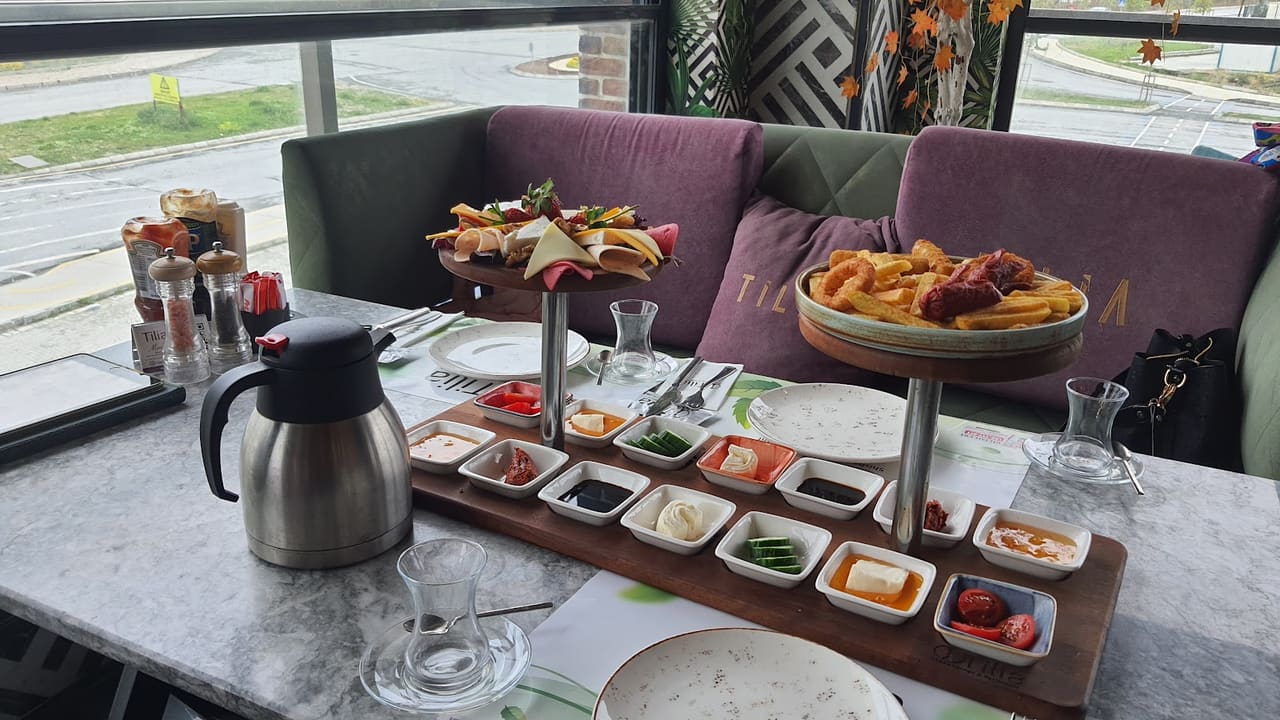 Tilia Lounge