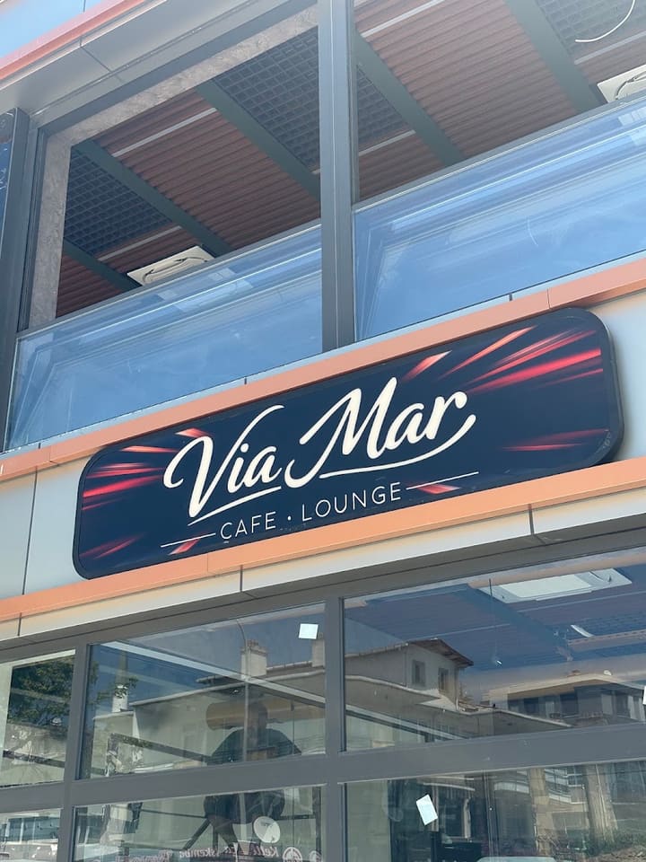 Via Mar Cafe Lounge
