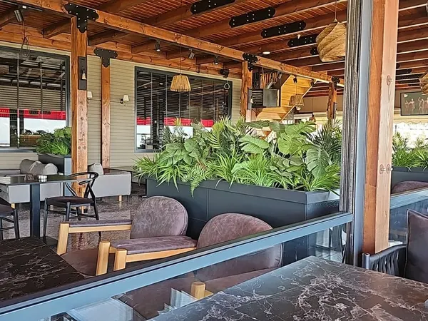 Woody Lounge