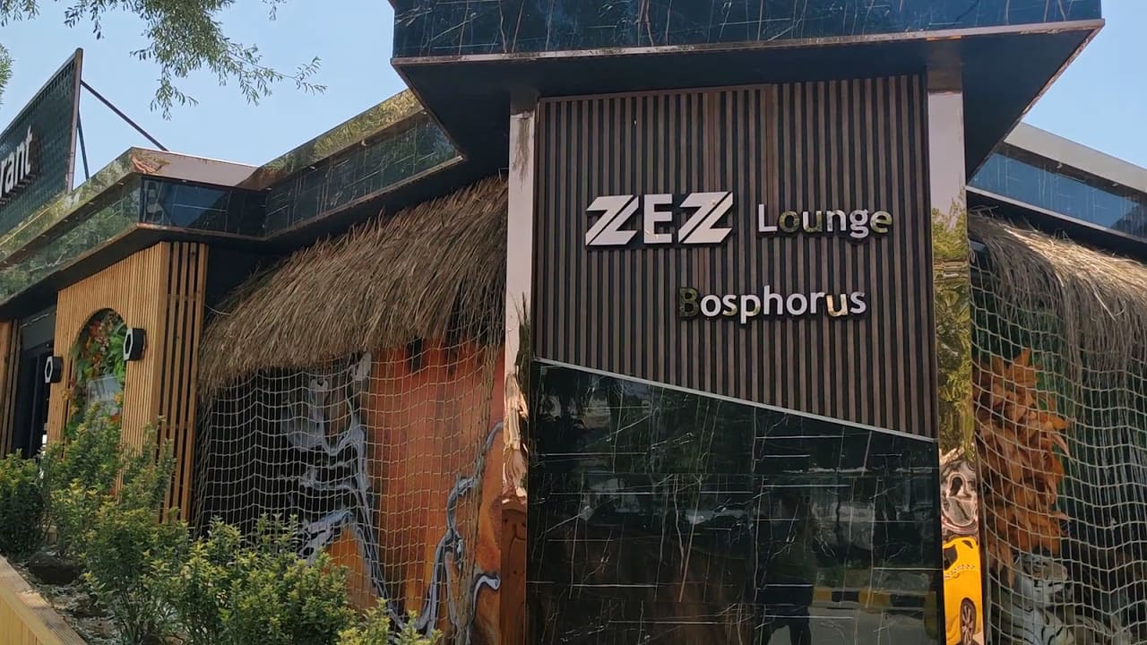 Zez Lounge